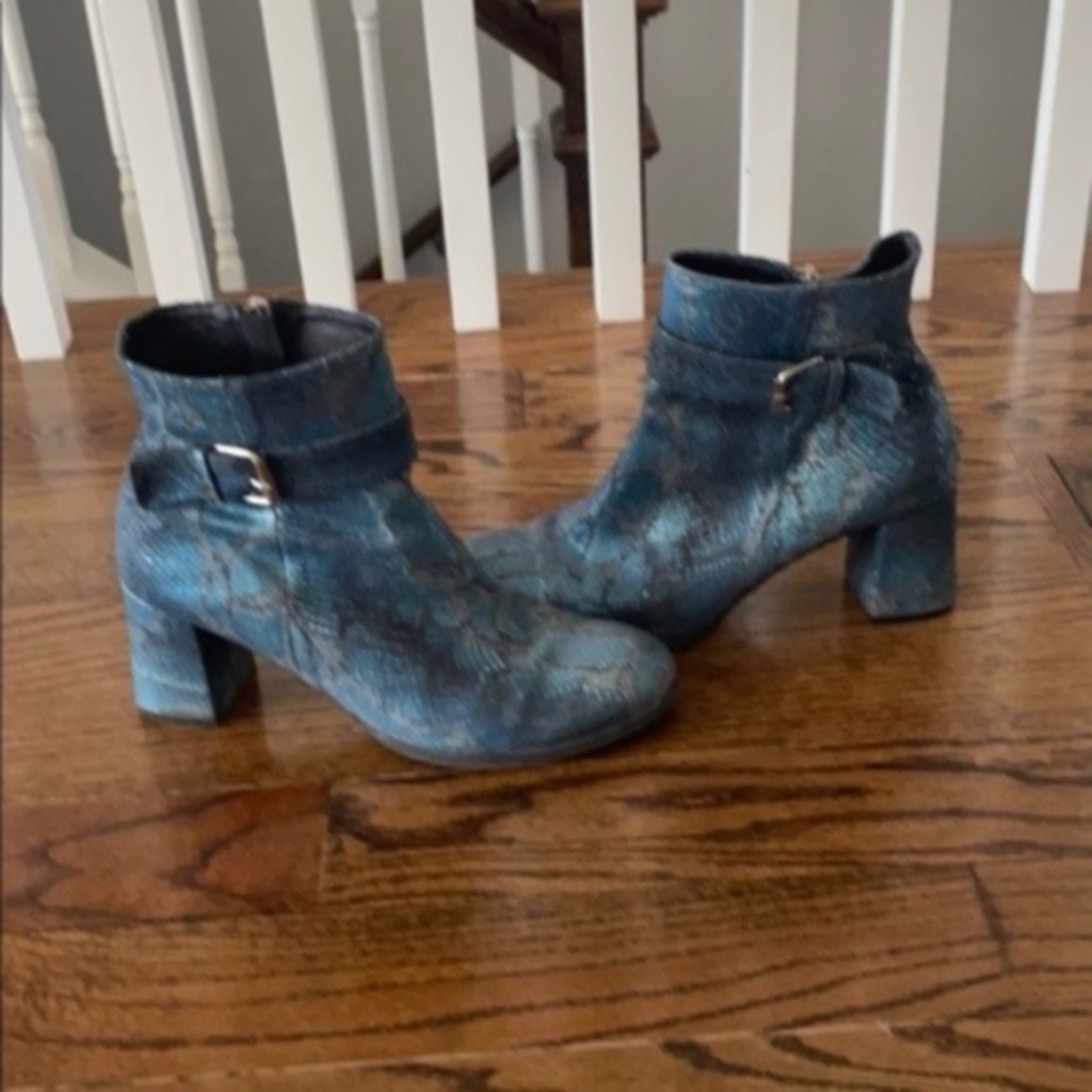 Handmade Snake Textured Blue Booties - Picture 2 of 7